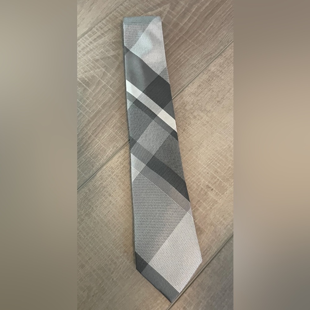 Men’s Tie by Kenneth Cole